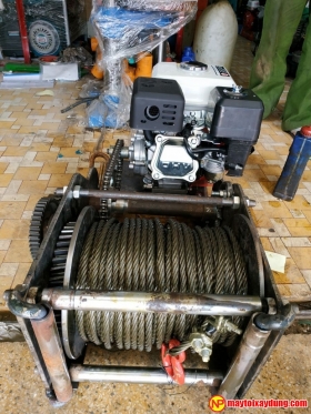 Máy tời kéo vật liệu lên núi 