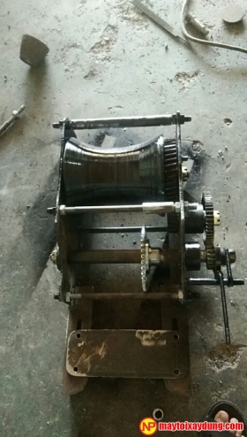 Máy tời kéo dây xăng