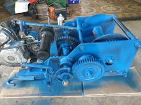 máy tời kéo gỗ , kéo cây